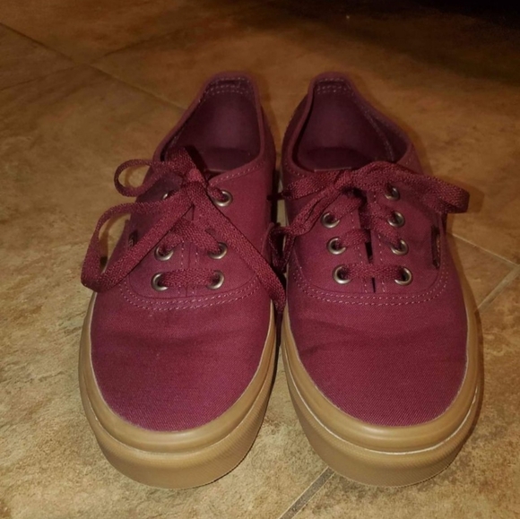 Vans - Picture 2 of 4